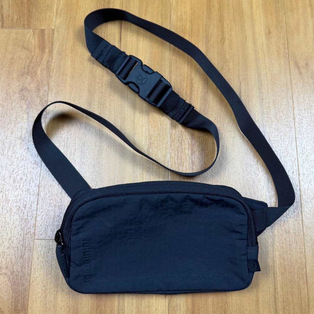Lululemon Everywhere Belt Bag 1L‎ Black Ripstop Waist Pack LU9BJ9S